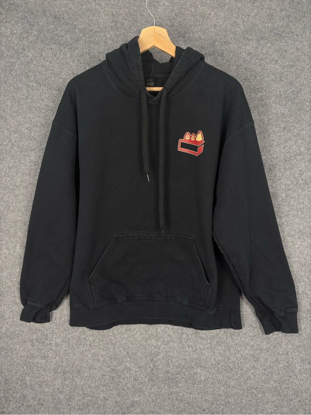 The Cheesecake Factory Fueled By Cheesecake Hoodie Black Graphic Pullover Size L
